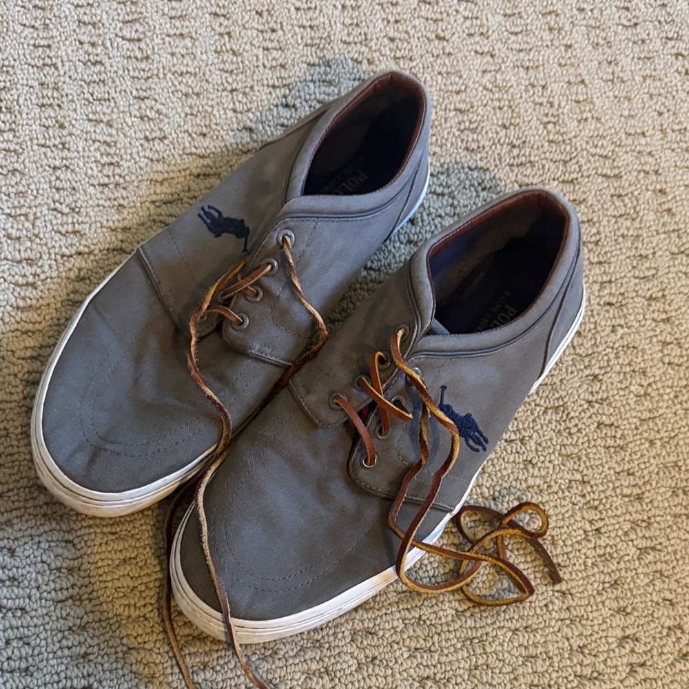 Puma Men's Gray Sneakers with White Soles
